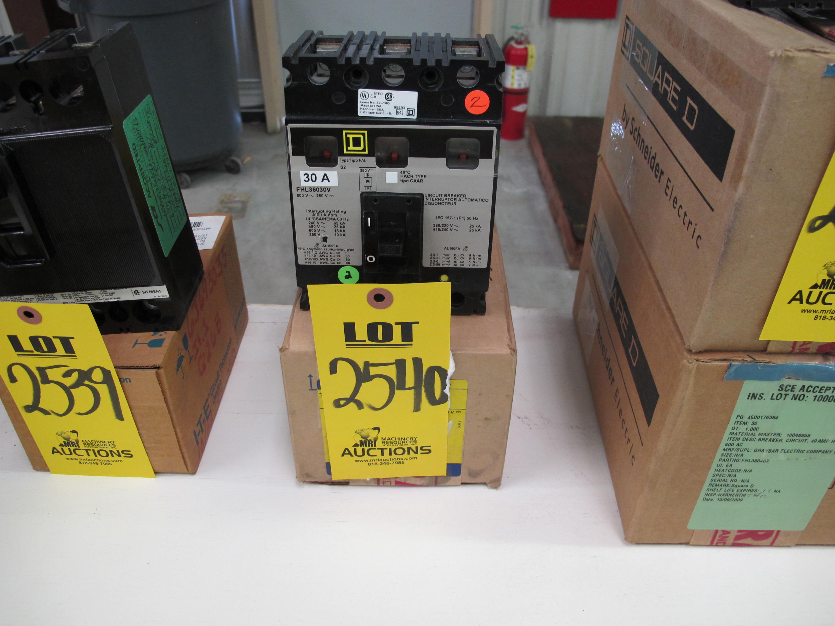 BREAKER, CIRCUIT TYPE, THERMAL MAGNETIC KIND, 30 AMP RATING, 600 AC VOLT RATING, 3 POLE. MOLDED CASE, PART # FHL36030V (W-44) LOADING & HANDLING FEE $5-